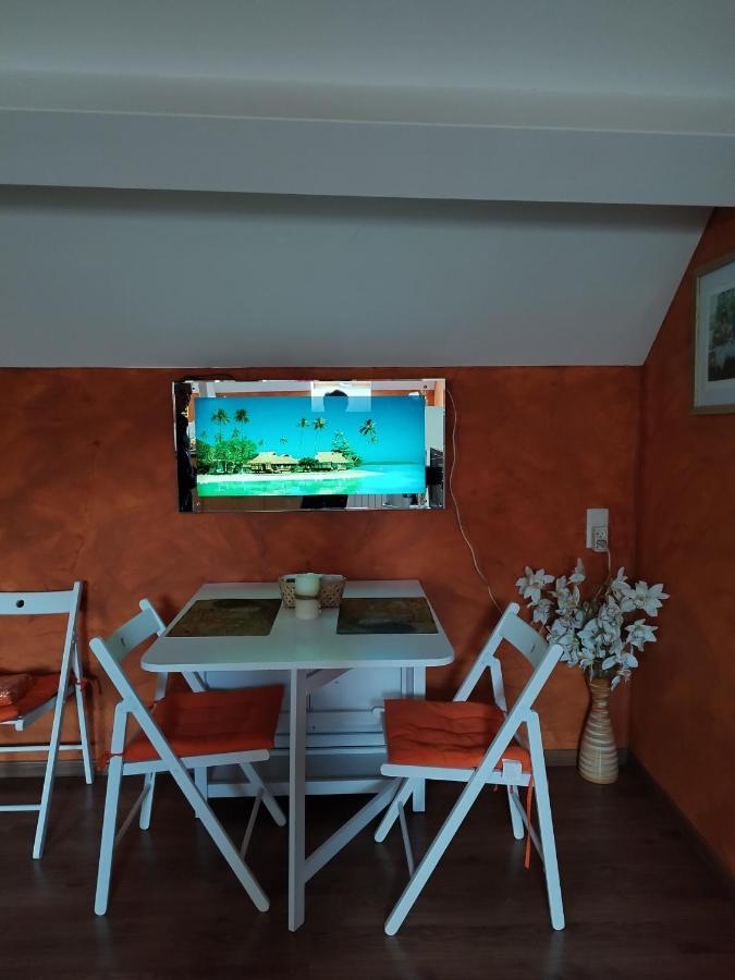 Appartamento Bienvenue au Faré Hibiscus Corrombles Esterno foto